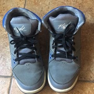 Boys Jordans size 7Y